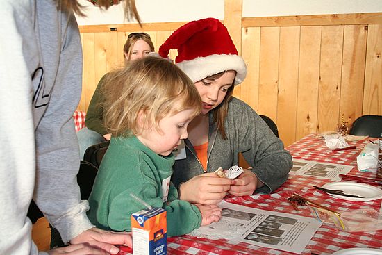 Making an Angel\n(Agrium Christmas Party 2006)