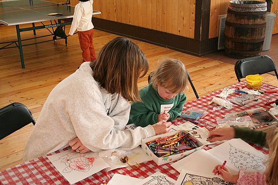 Craft time\n(Agrium Christmas Party 2006)